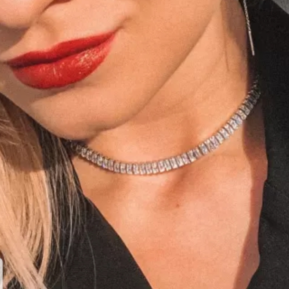 Choker crystal necklace
